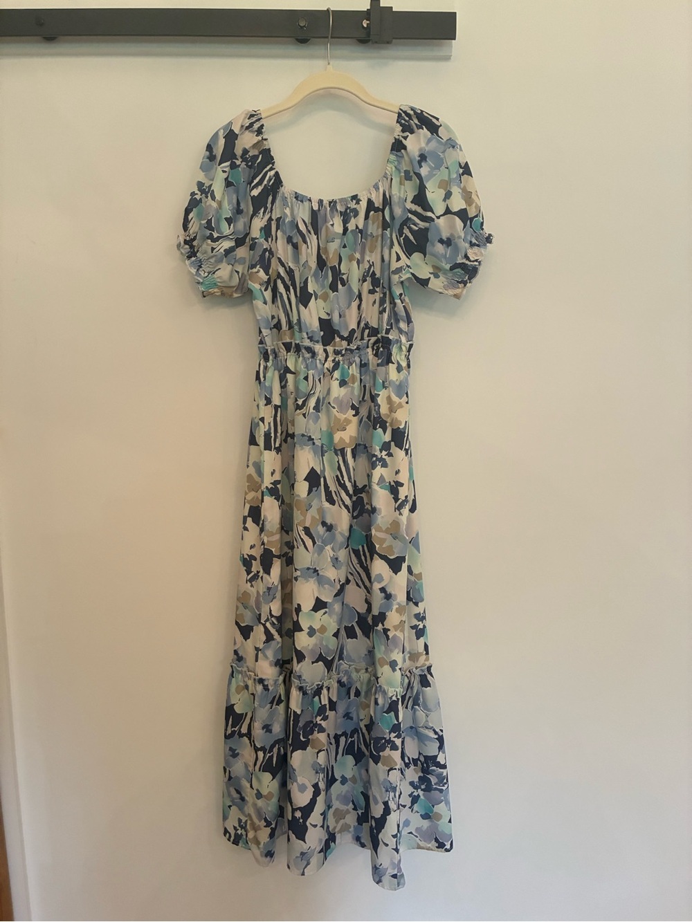Blue Floral Puff-Sleeve Maxi Dress with Elastic Waist